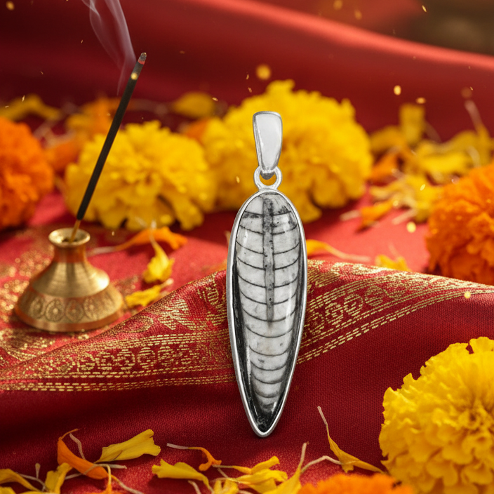 Kuber Stone Pendent